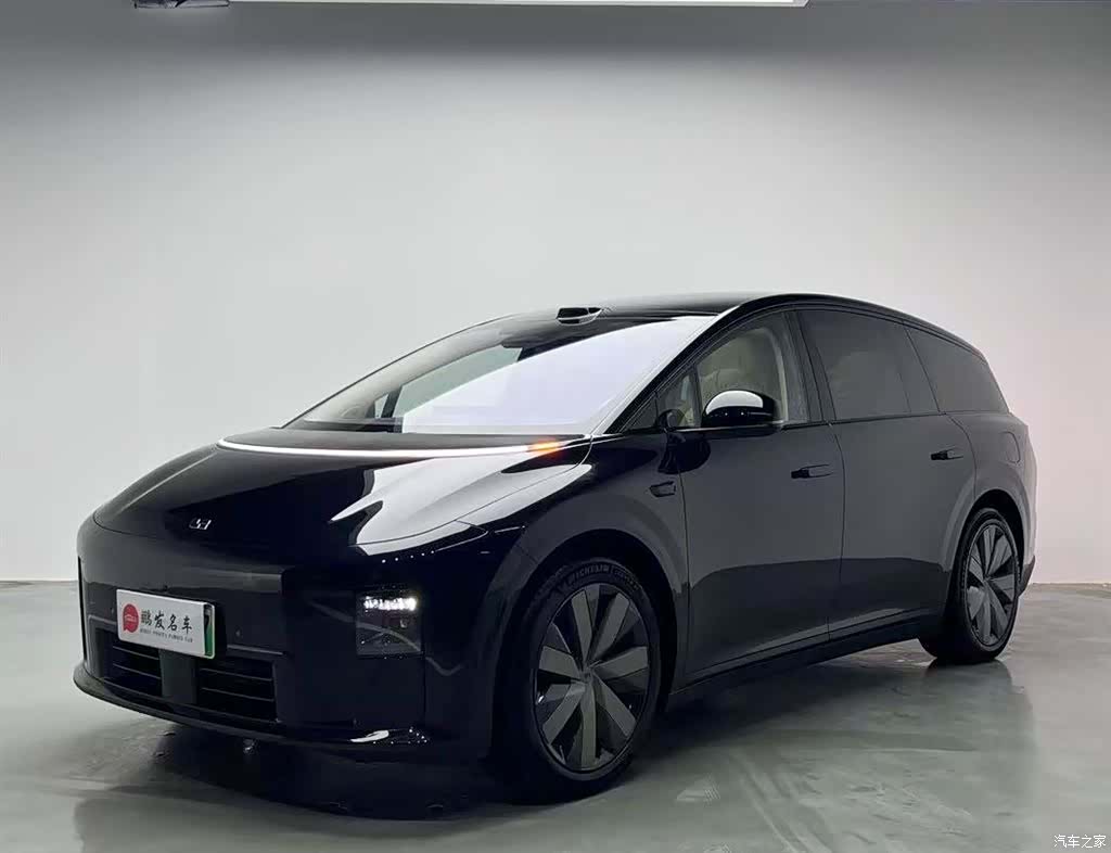 Li Auto i8, 2025 1