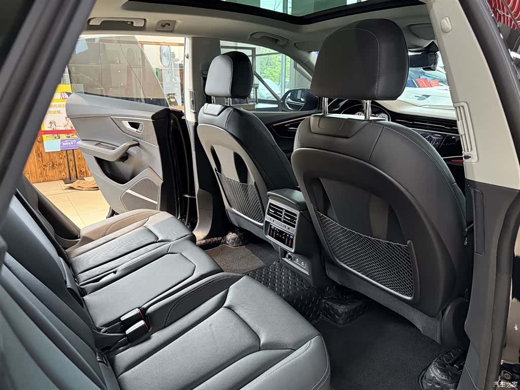 Audi Q8, 2025 20