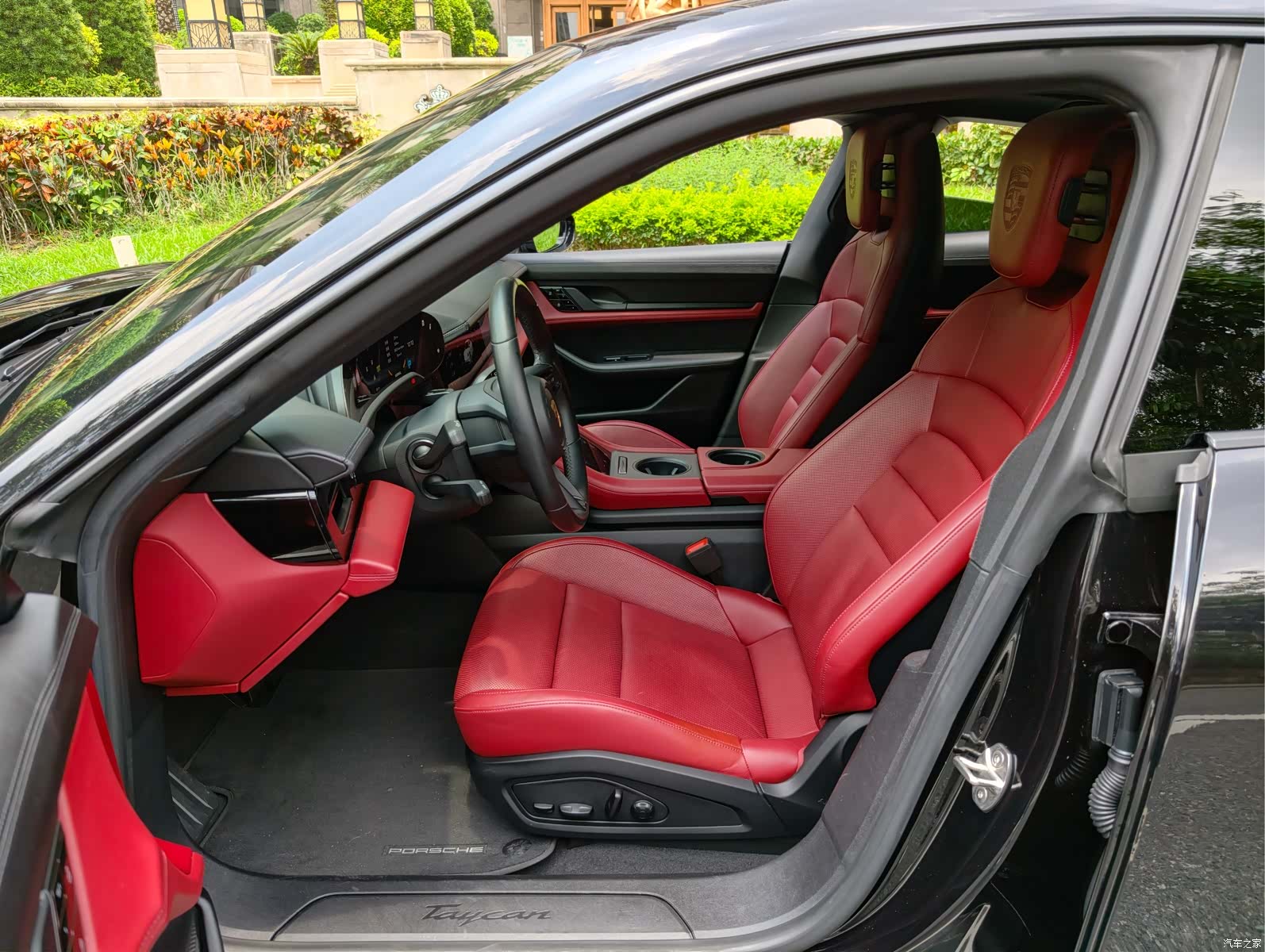 Porsche Taycan, 2021 9