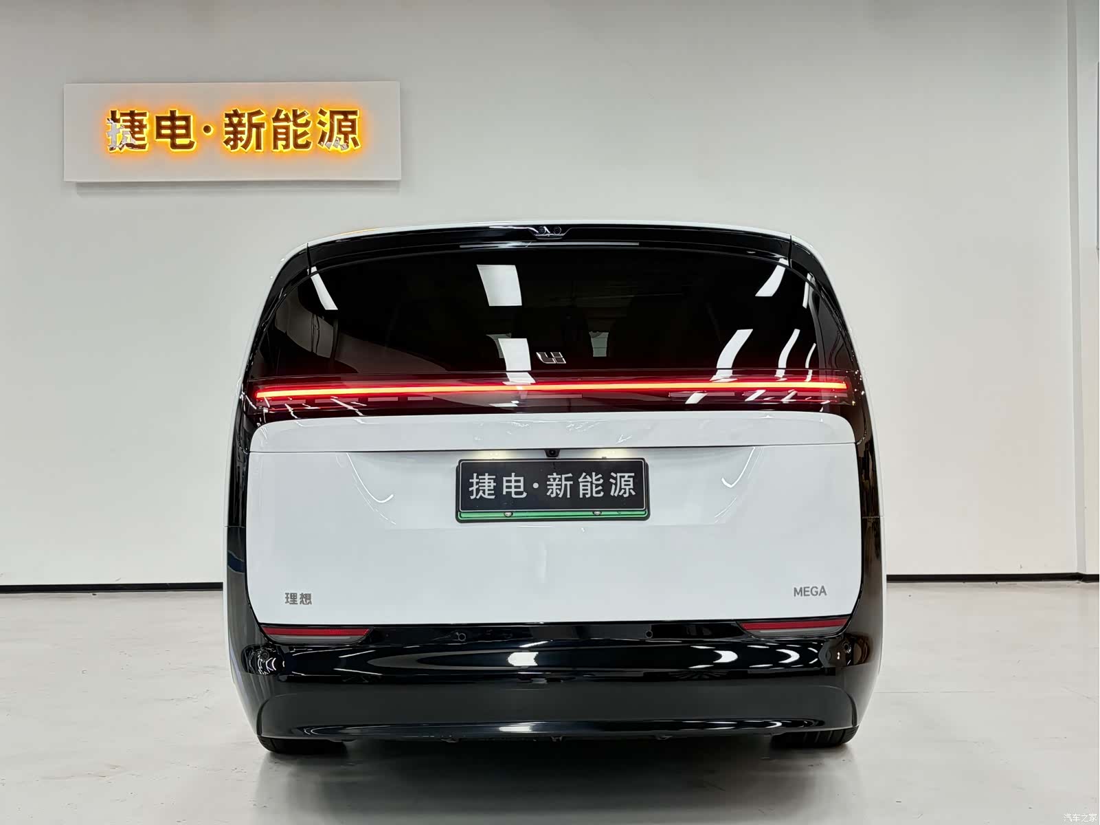 Li Auto MEGA, 2025 18
