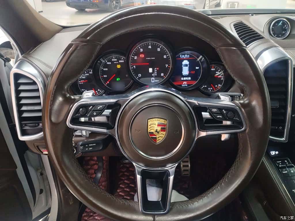 Porsche Cayenne, 2015 8