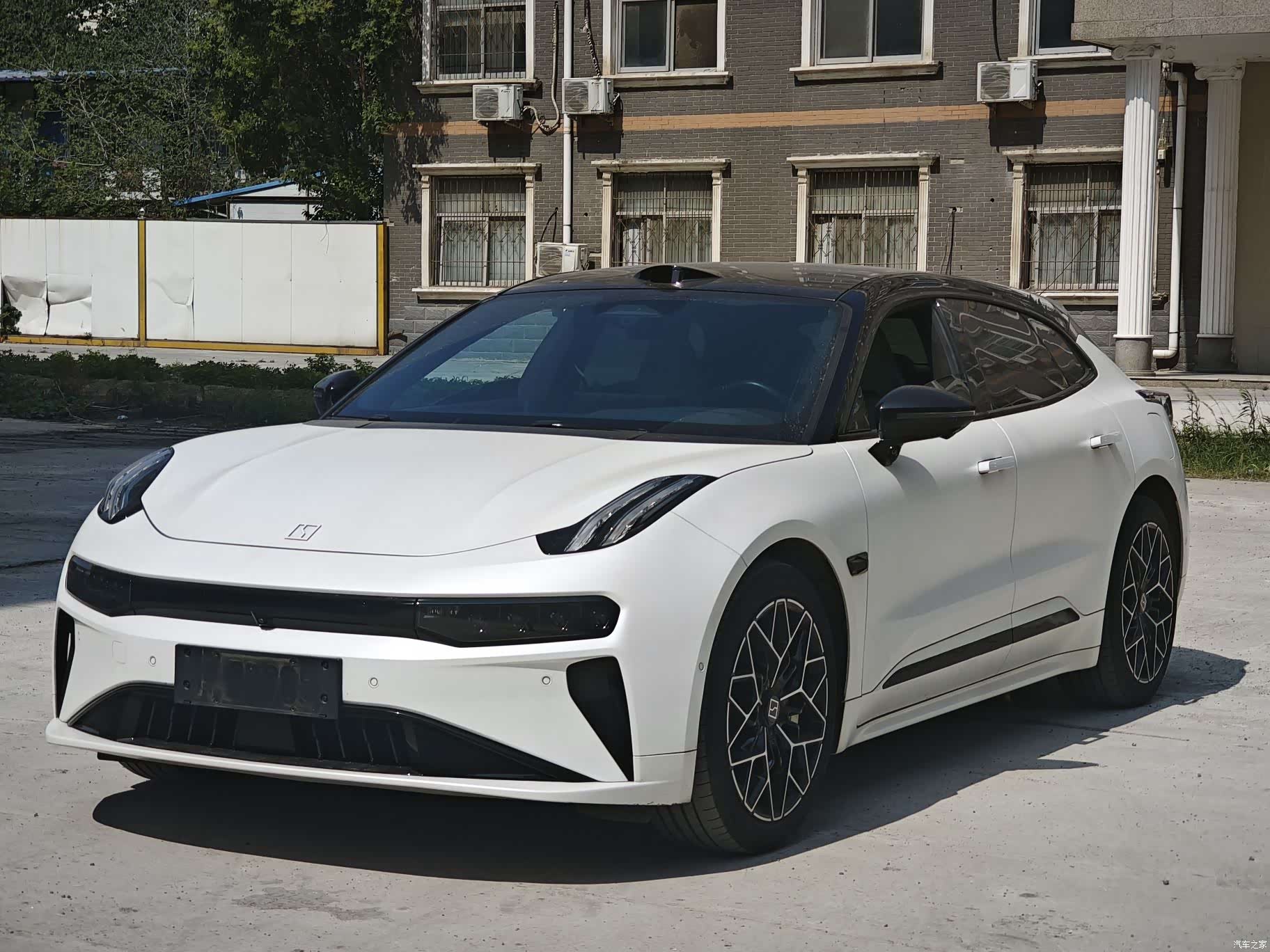 Zeekr 001