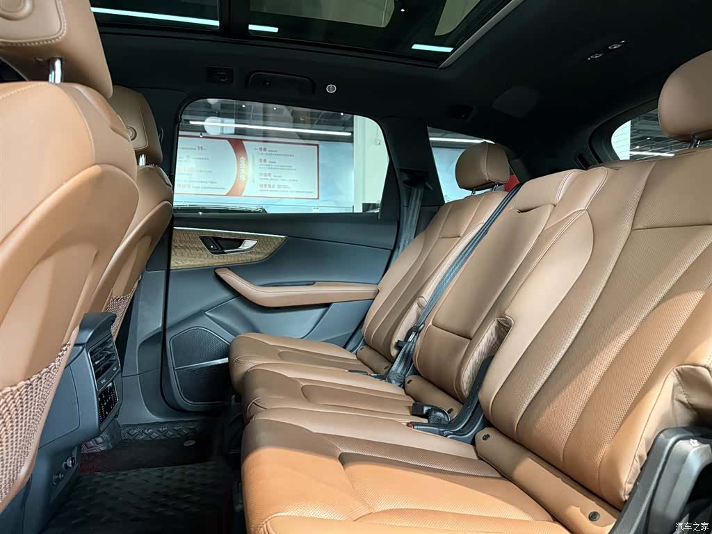 Audi Q7, 2025 17