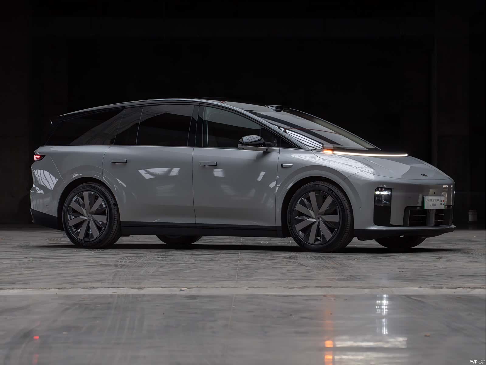 Li Auto i8, 2025 6