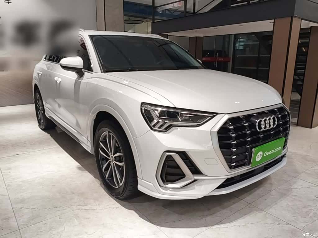 Audi Q3, 2022 4