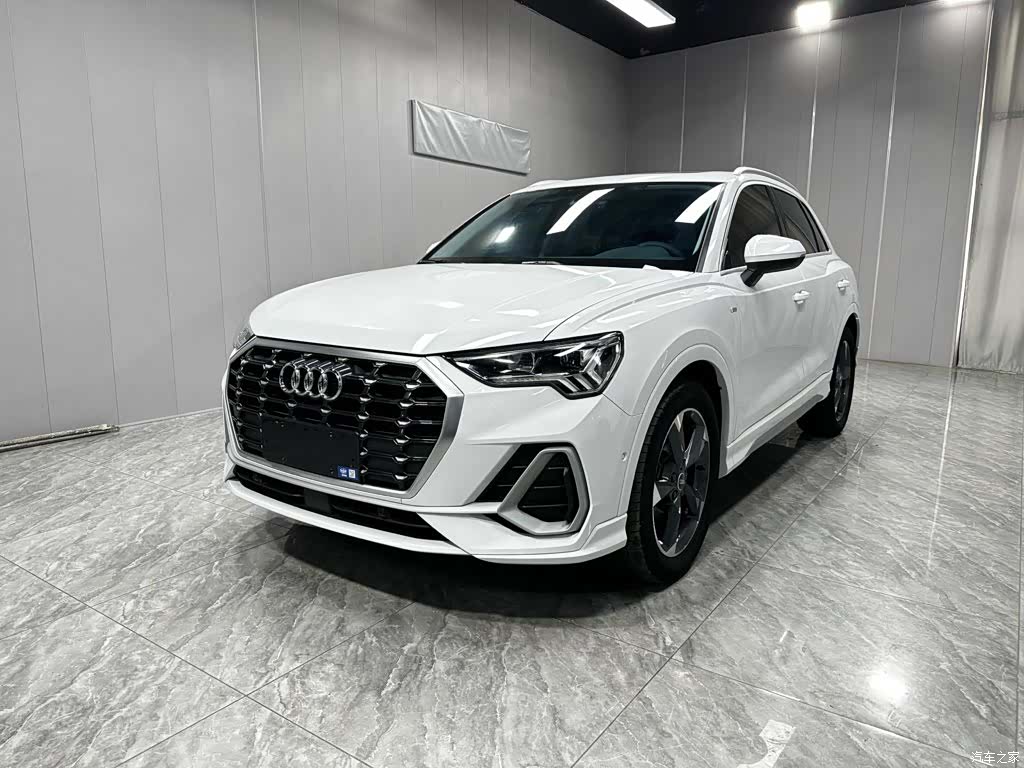 Audi Q3, 2022 1