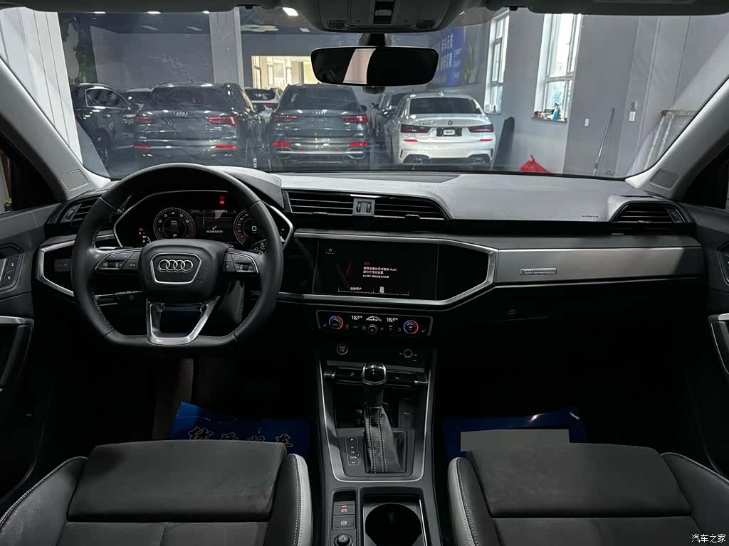 Audi Q3, 2022 11