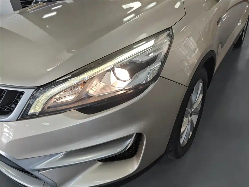 Geely Emgrand GS