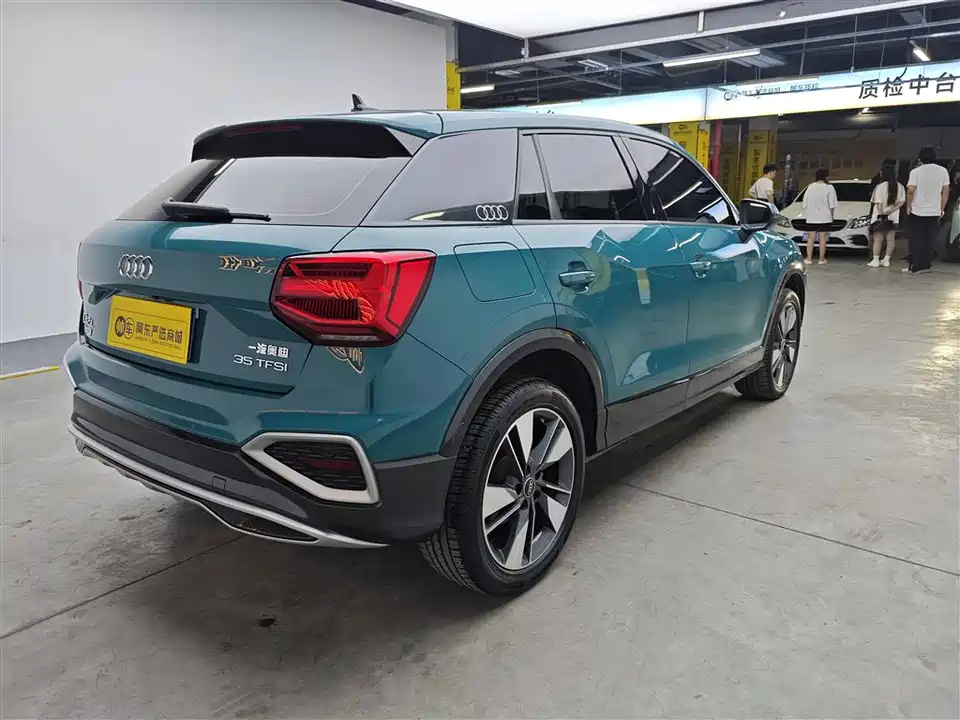 Audi Q2L
