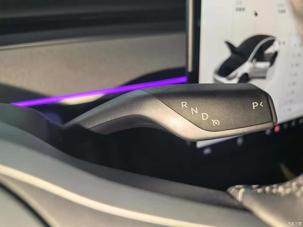 Tesla Model Y, 2024 14