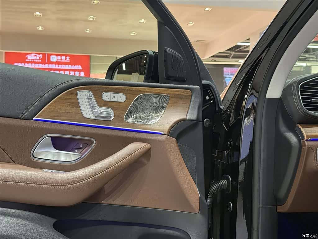 Mercedes-Benz GLS, 2024 16