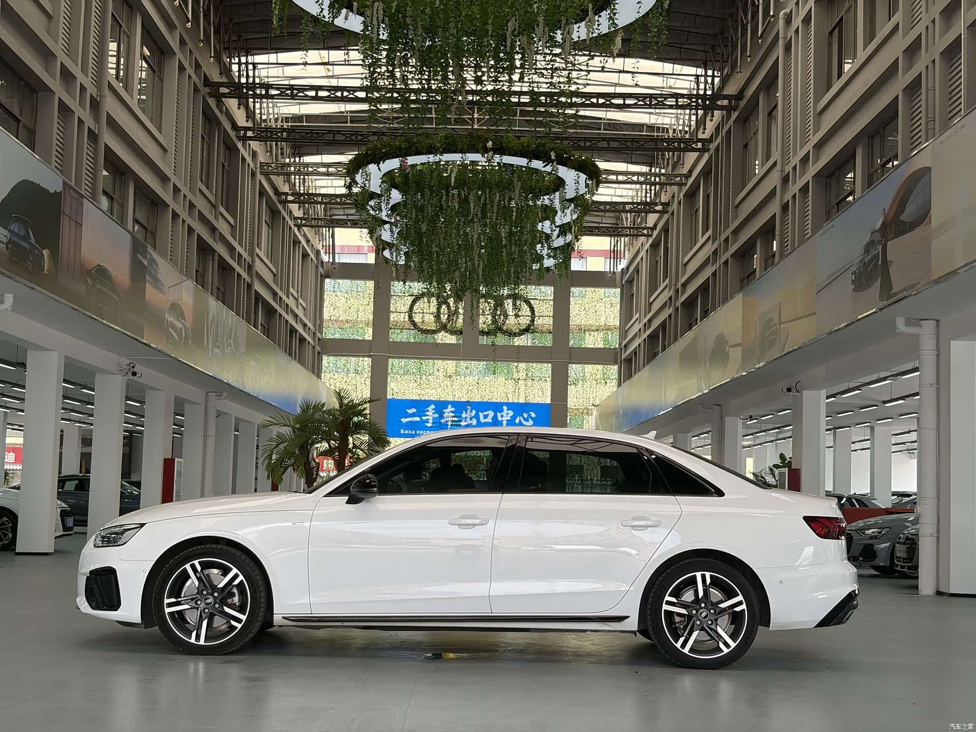 Audi A4L, 2022 3