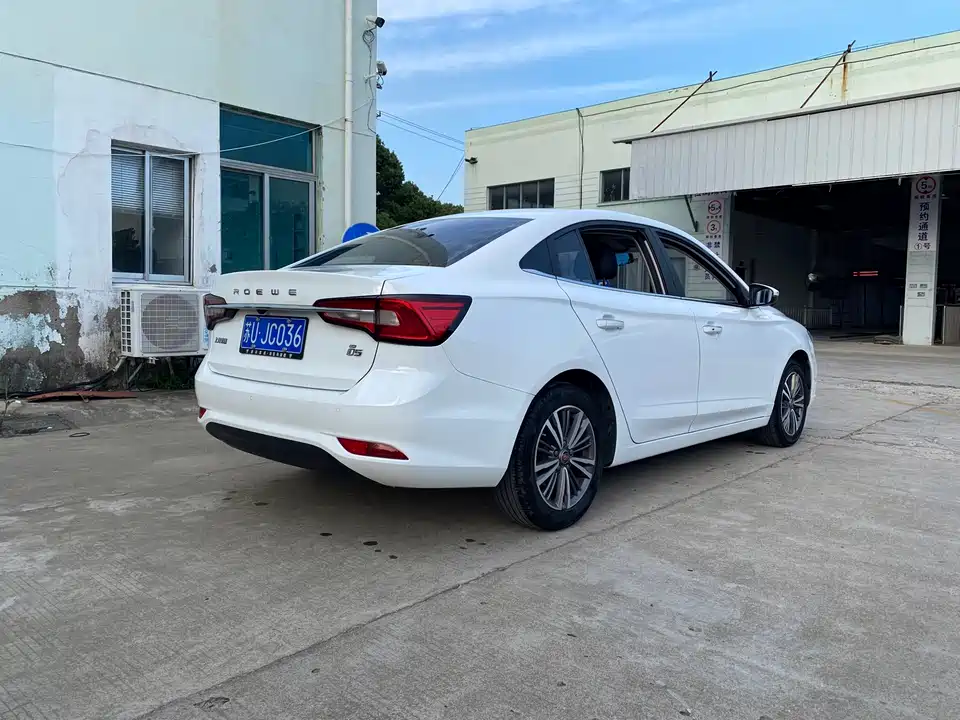 Roewe i5