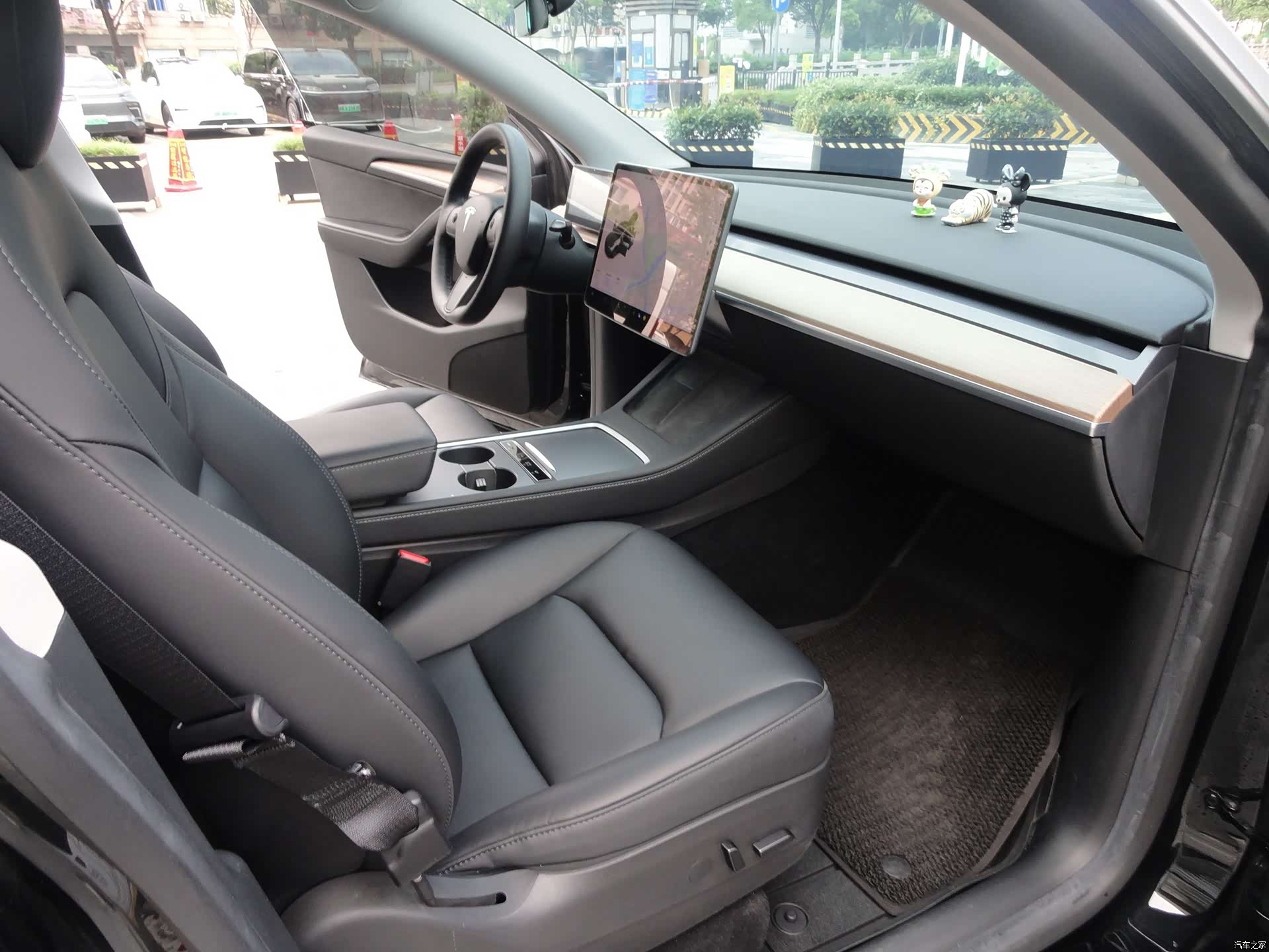 Tesla Model Y, 2021 4