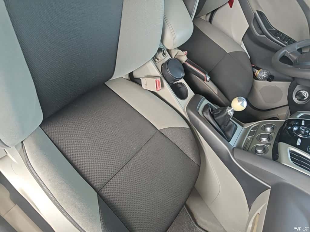 Ford Focus, 2014 25