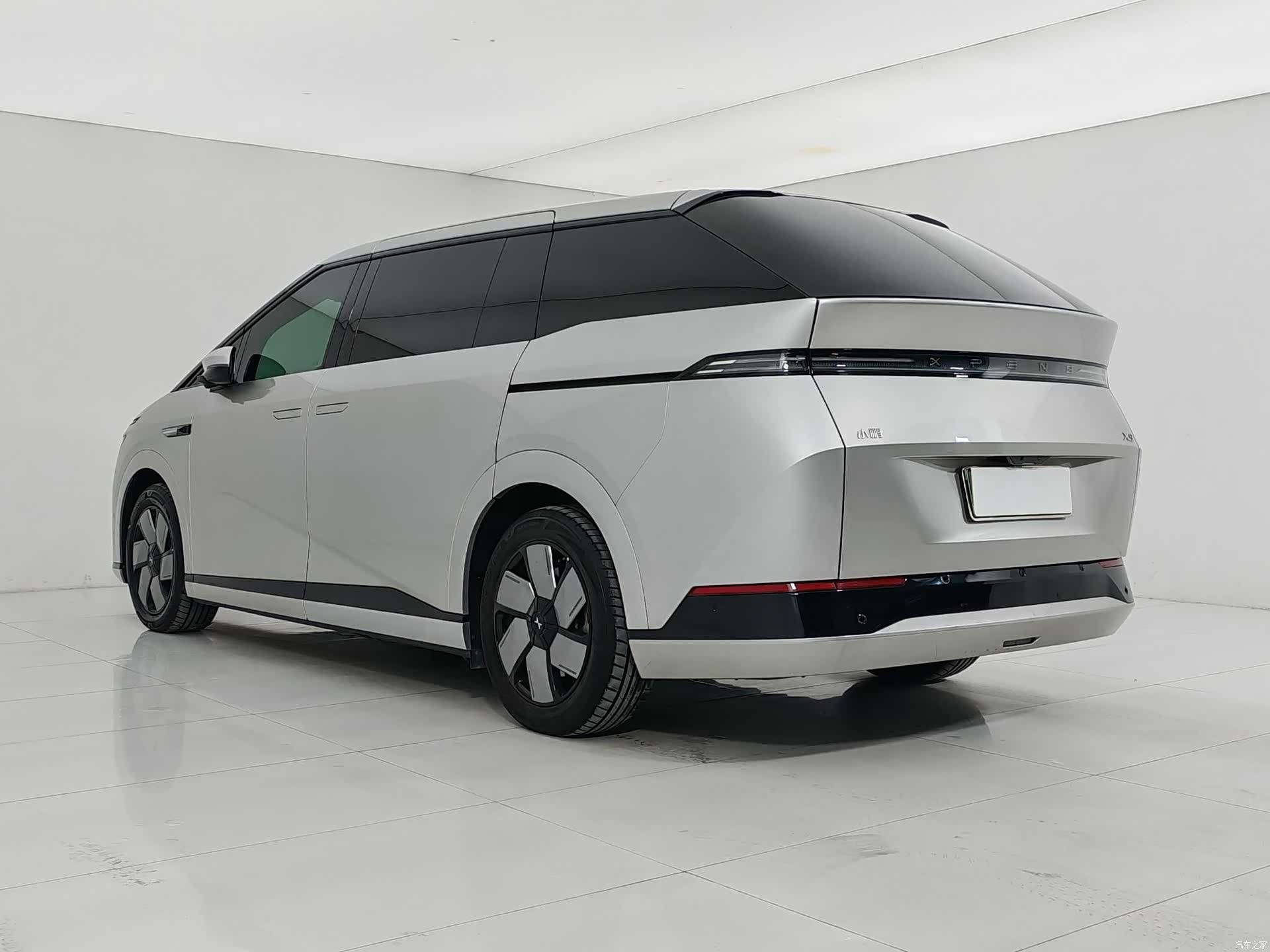 Xpeng X9, 2024 4