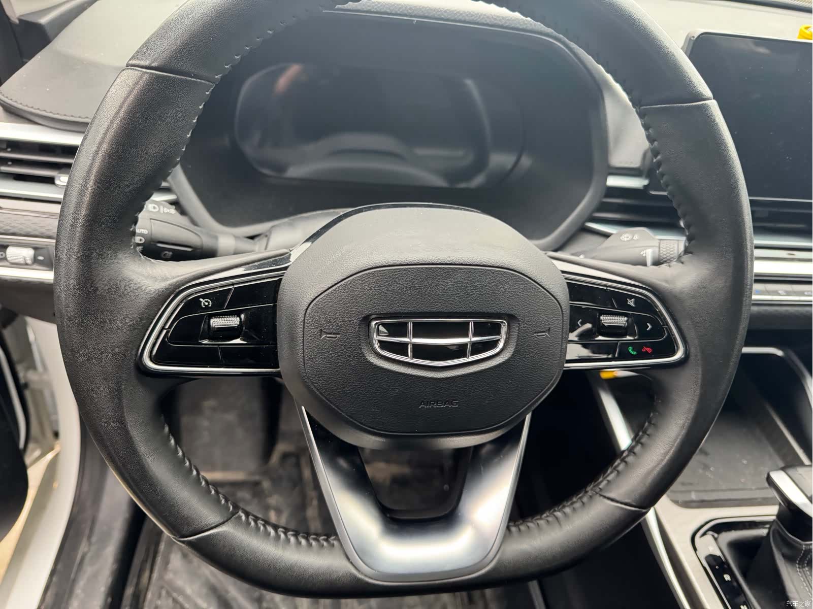 Geely Emgrand, 2022 8