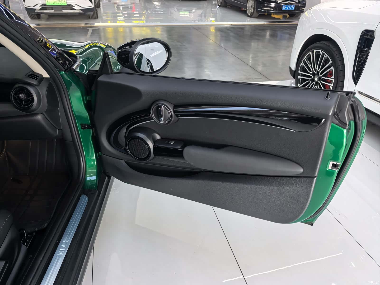 Mini Cooper, 2024 19