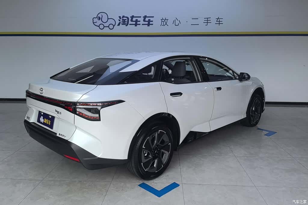 Toyota bZ3, 2026 3
