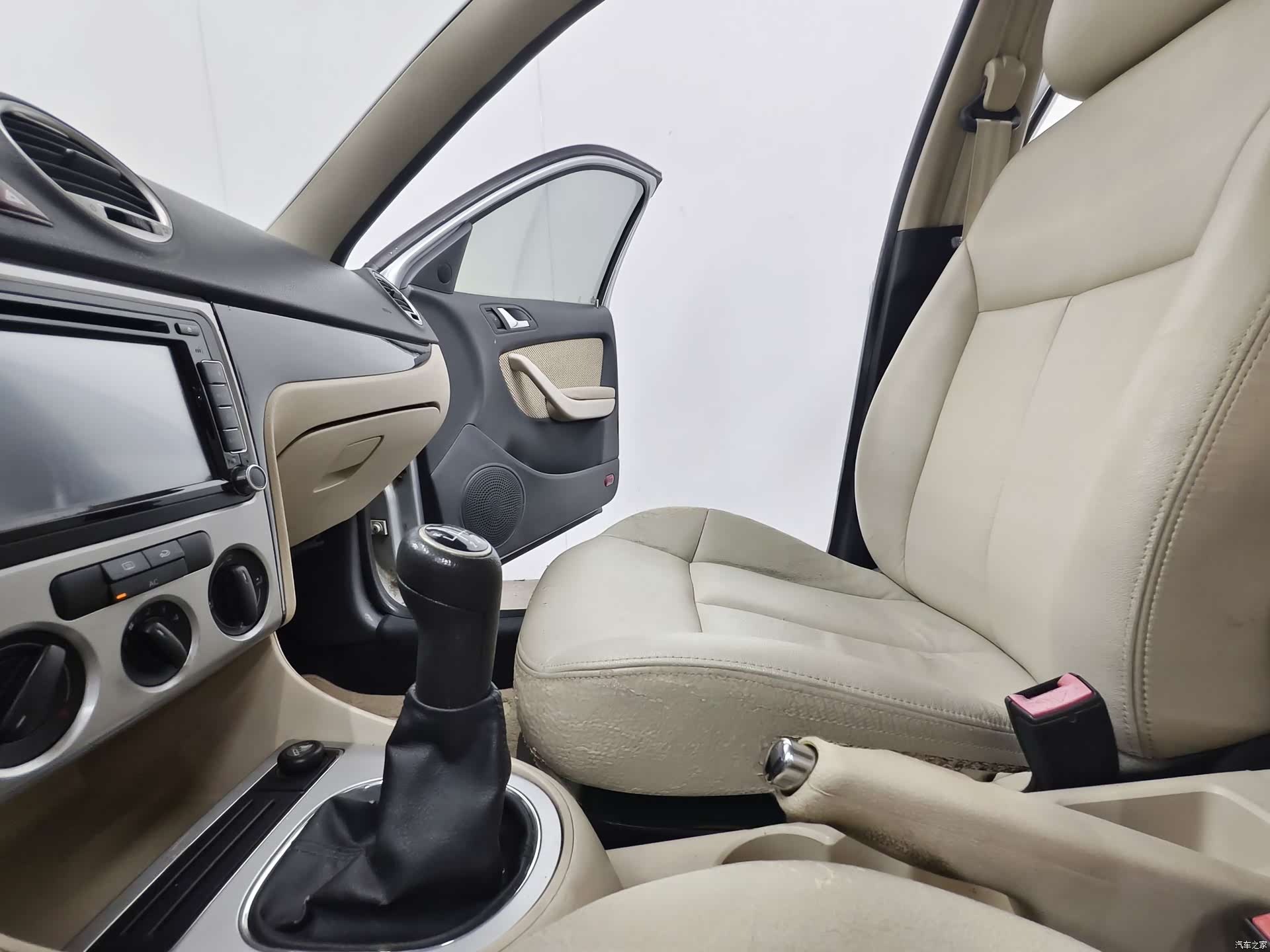 Volkswagen Lavida, 2012 11
