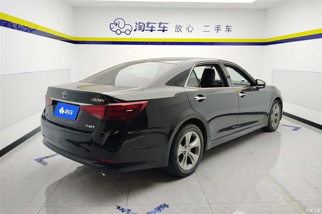 Toyota Crown, 2016 3