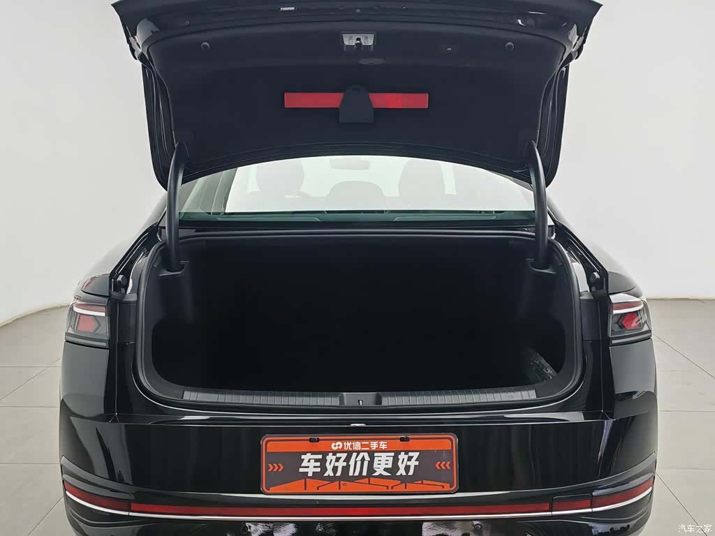 Volkswagen Magotan, 2025 16