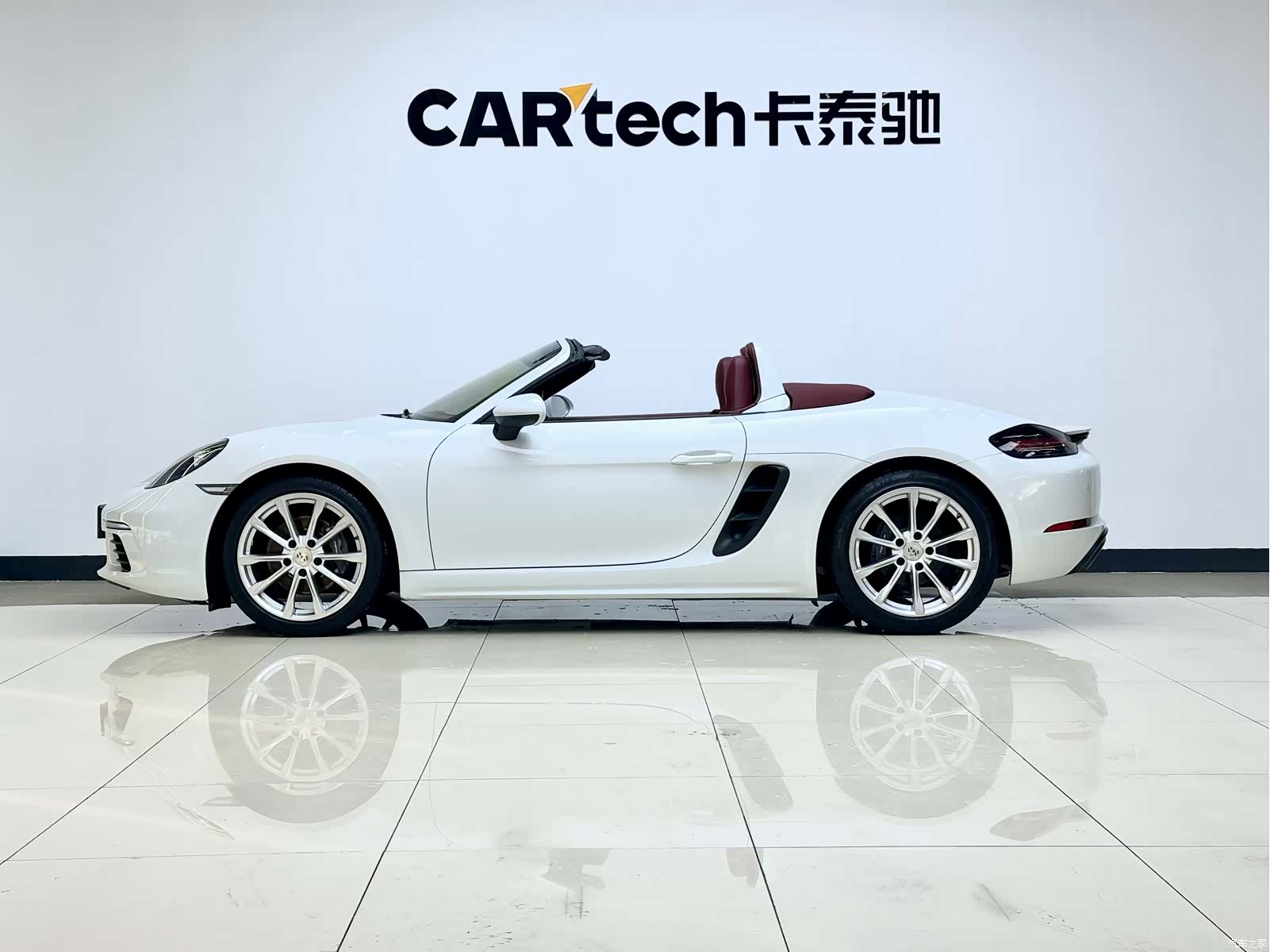 Porsche Boxster, 2020 все фото