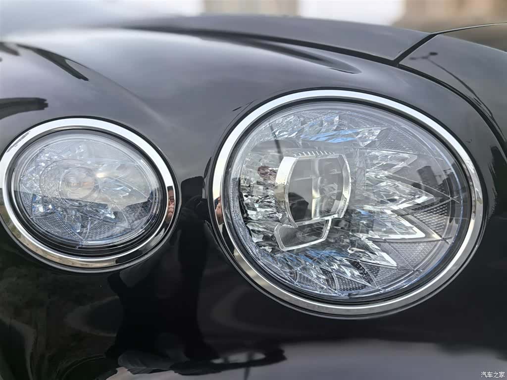 Bentley Flying Spur, 2023 9