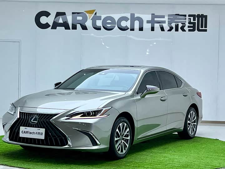 Lexus ES 2023 — фото 1