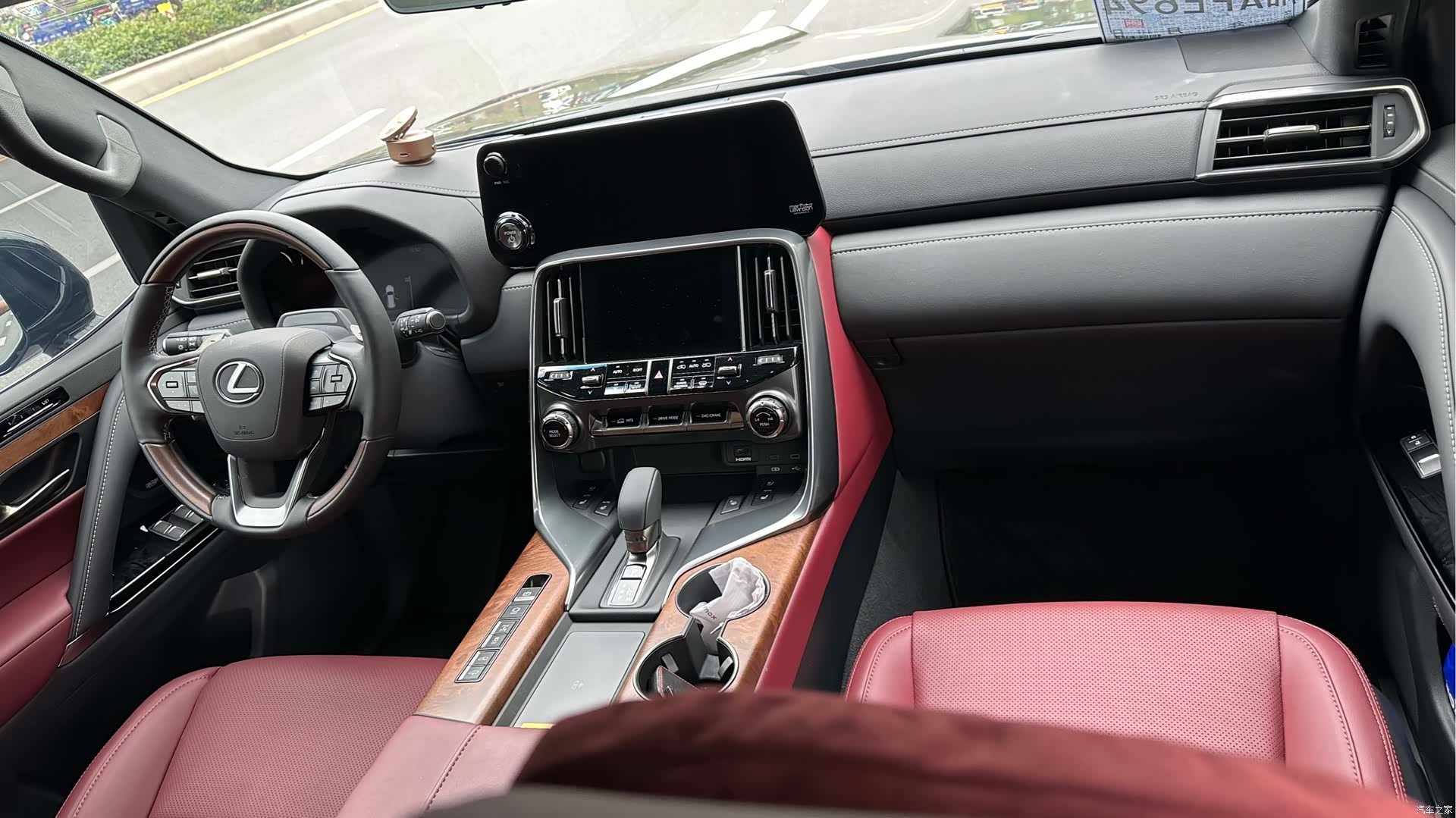 Lexus LX, 2026 все фото