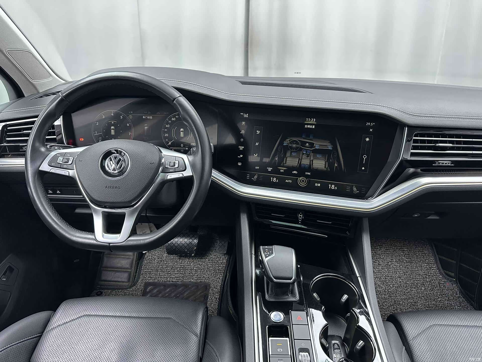 Volkswagen Touareg, 2019 11
