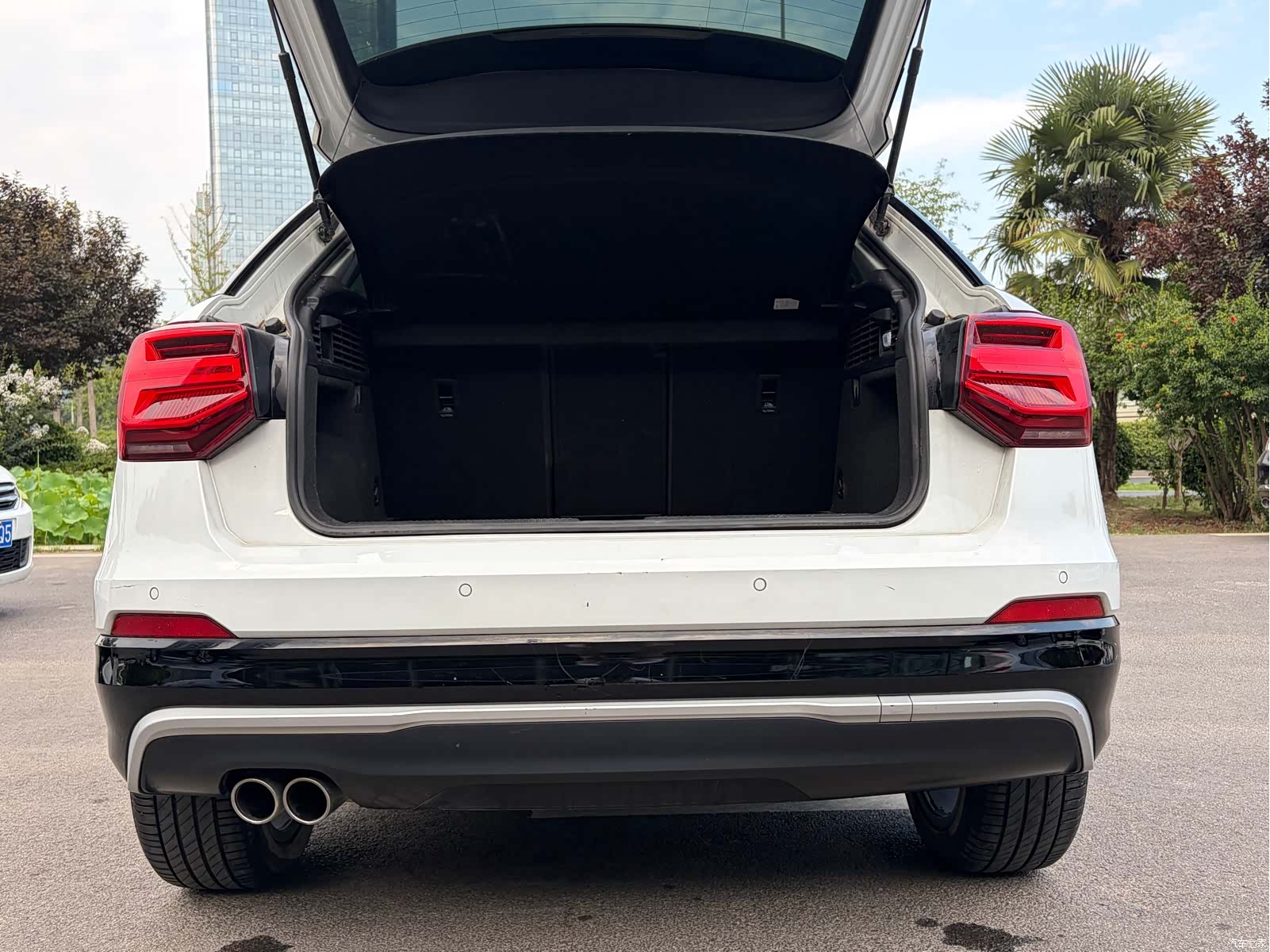 Audi Q2L, 2019 11