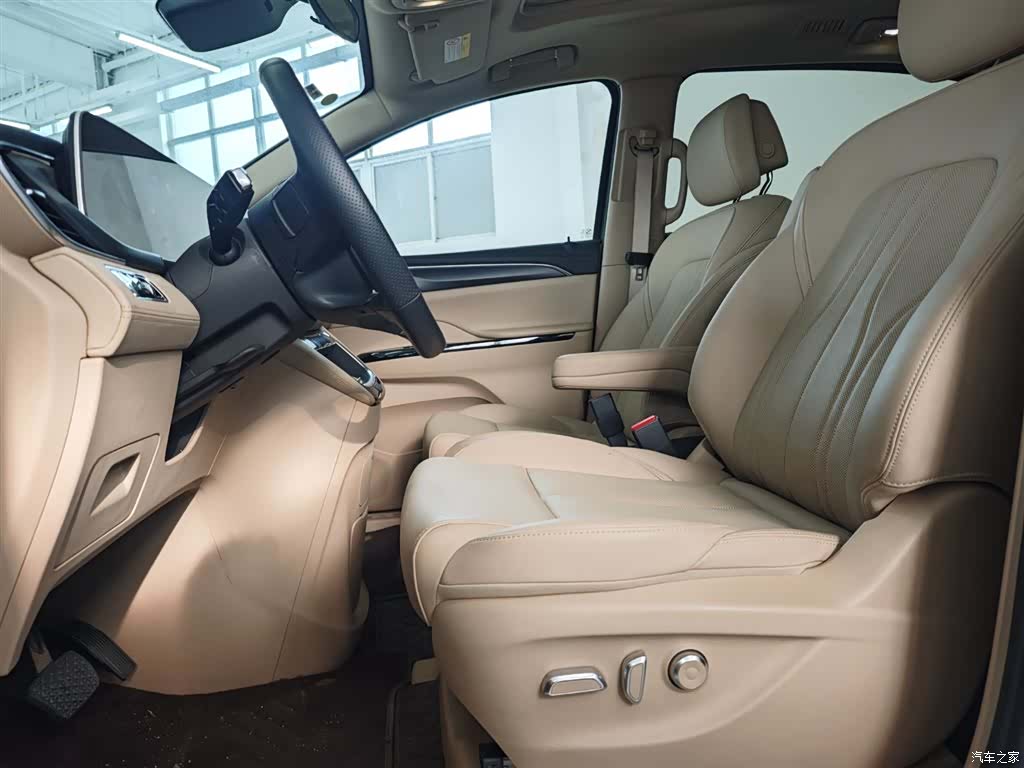 Buick GL8, 2025 7