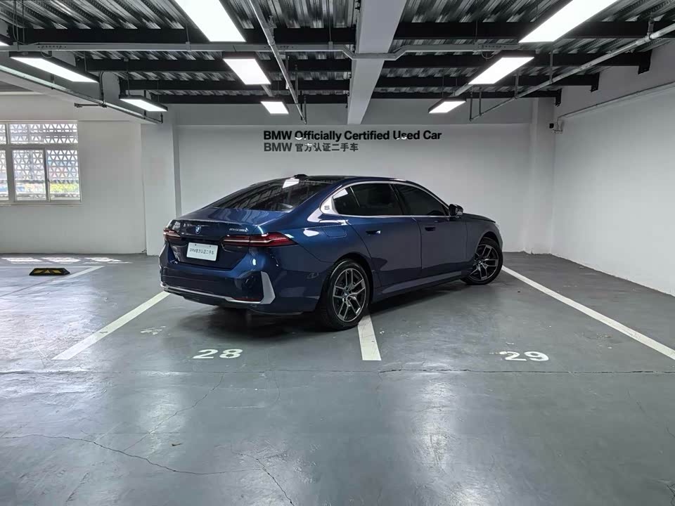 BMW i5