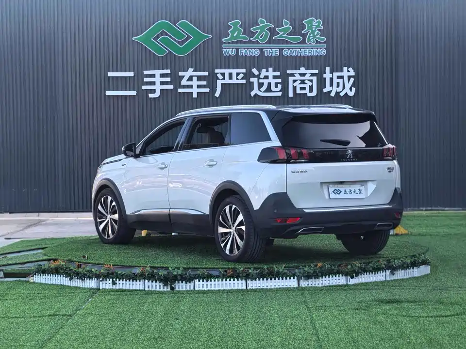 Peugeot 5008