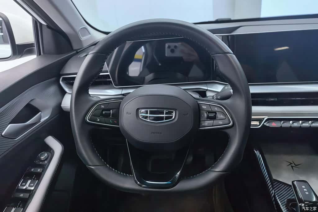 Geely Binray, 2023 15