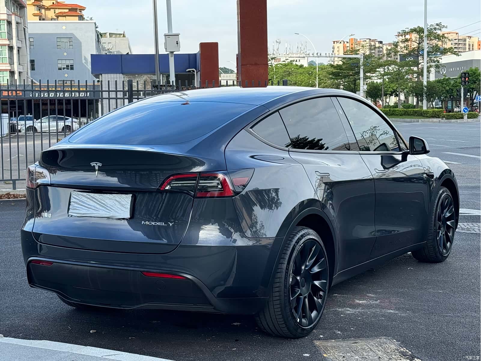 Tesla Model Y, 2024 18