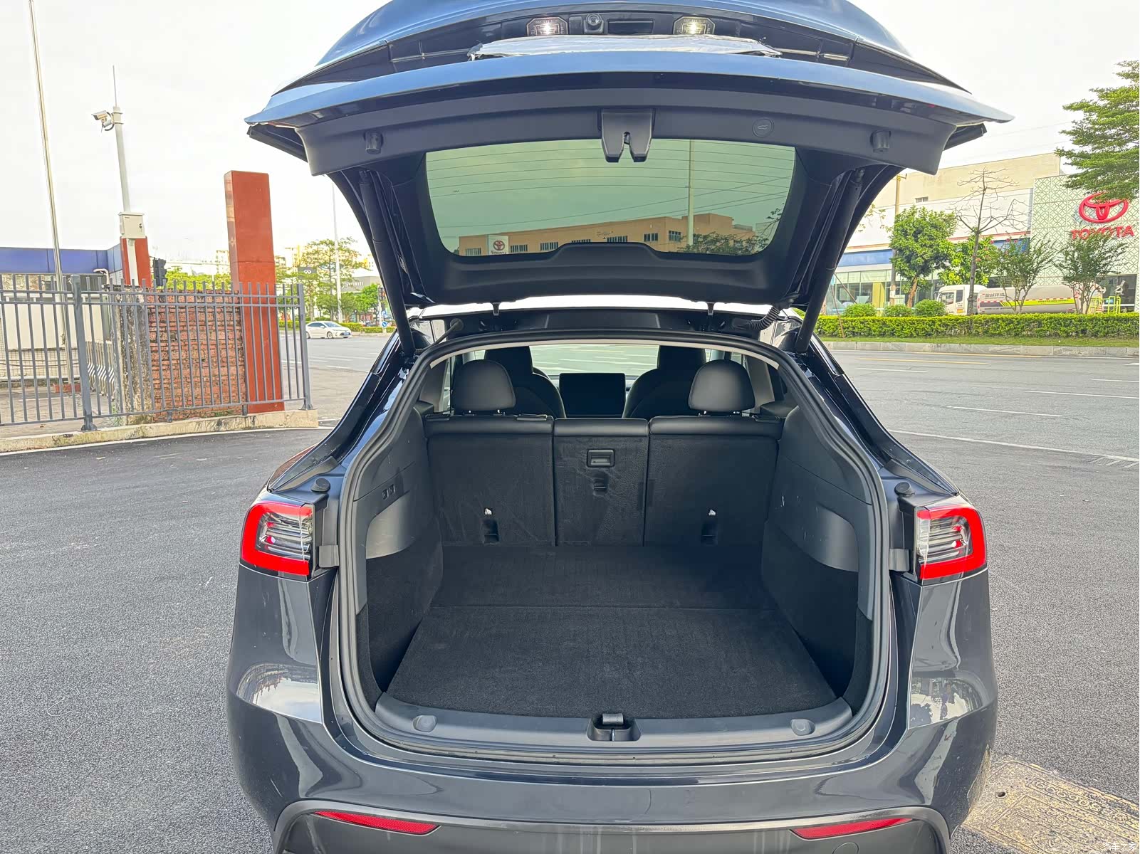 Tesla Model Y, 2024 12