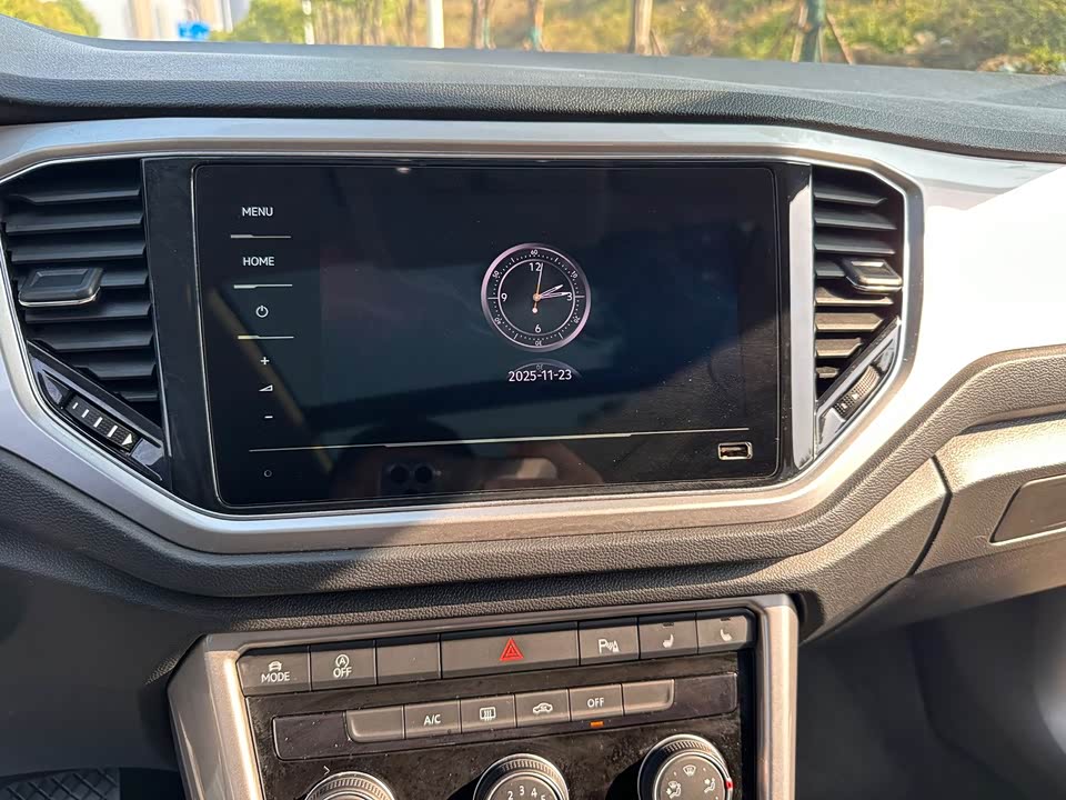 Volkswagen T-ROC exploring Songs