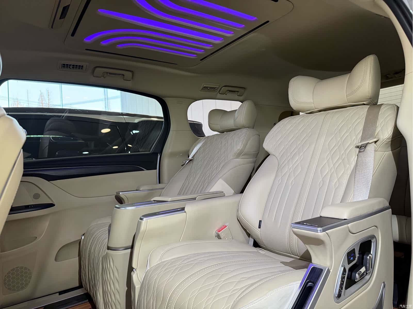 Buick GL8, 2022 6