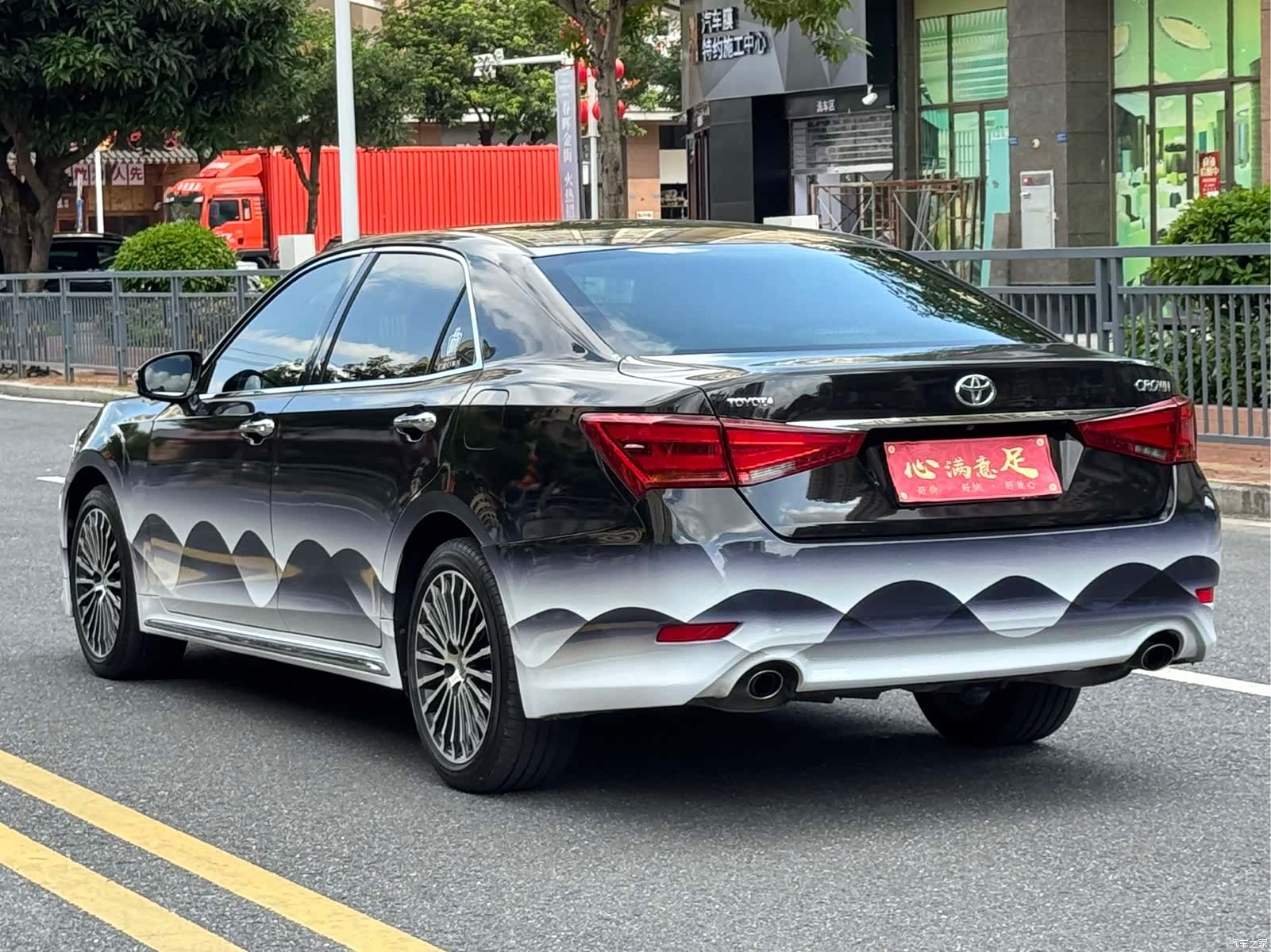 Toyota Crown, 2019 все фото