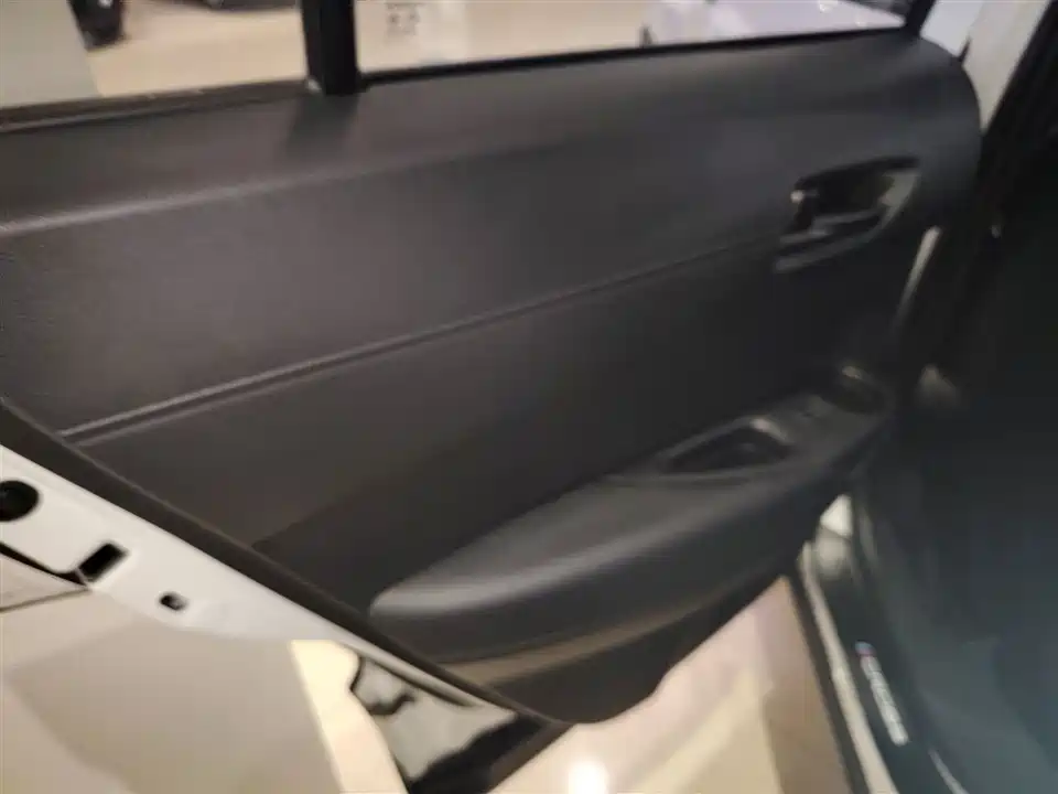 Toyota Corolla Sharp amplifier