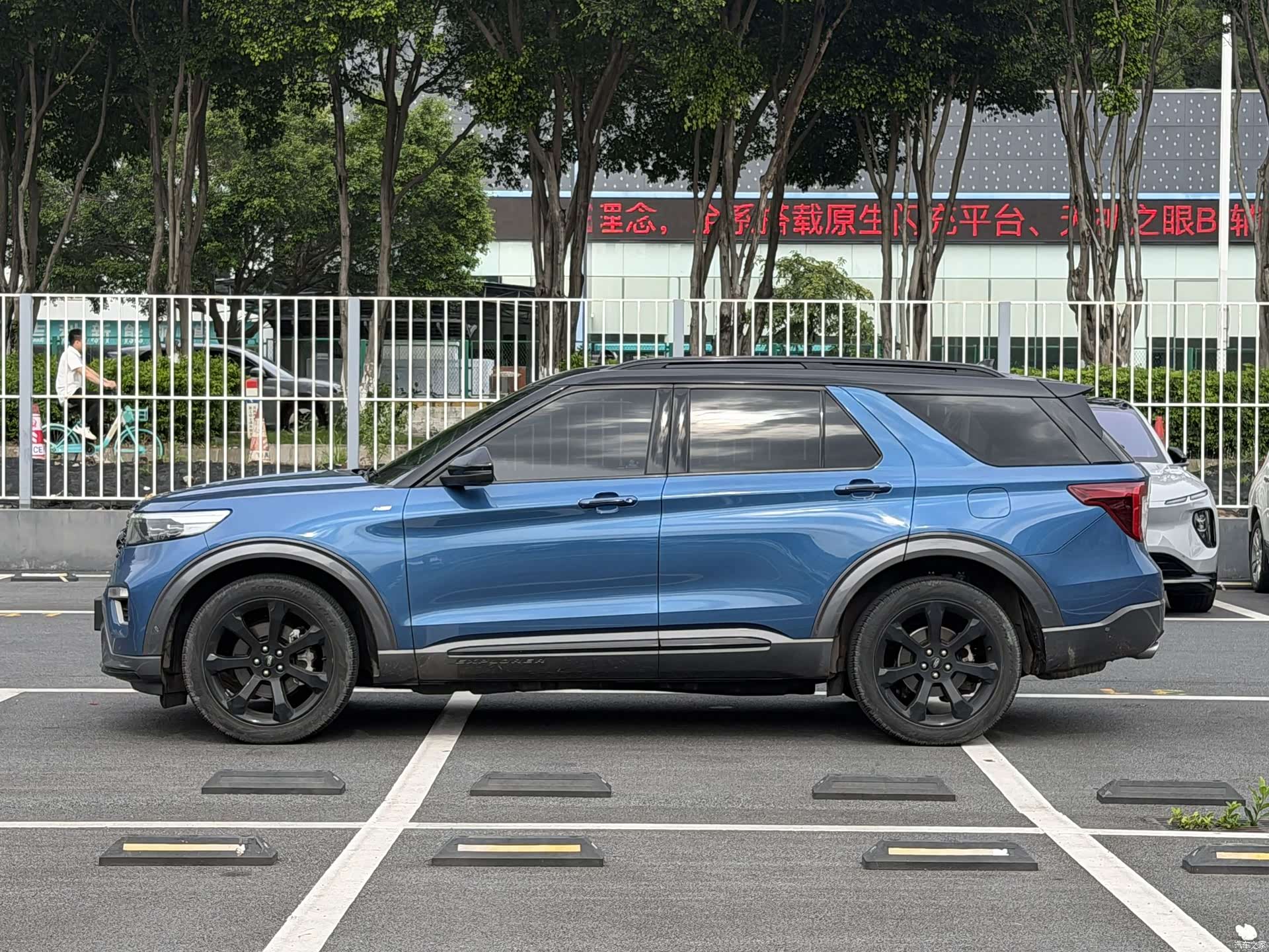 Ford Explorer, 2020 4