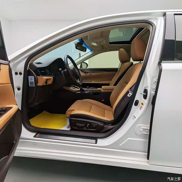 Lexus ES, 2017 7