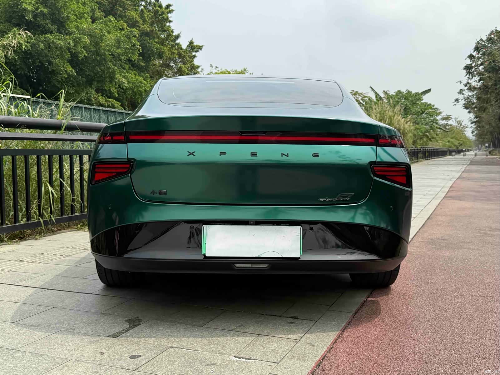 Xpeng P7, 2022 4