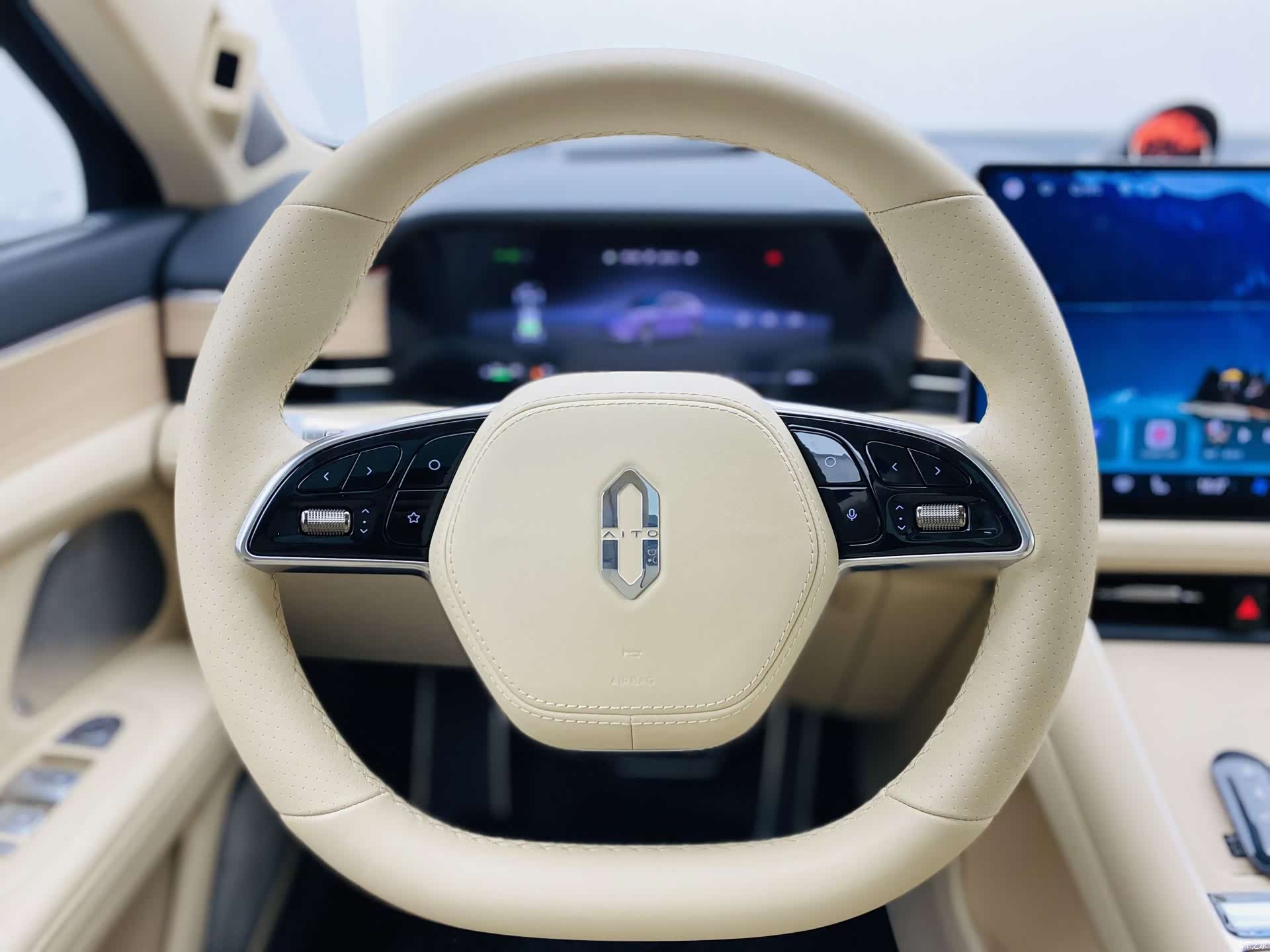 AITO M5, 2025 8