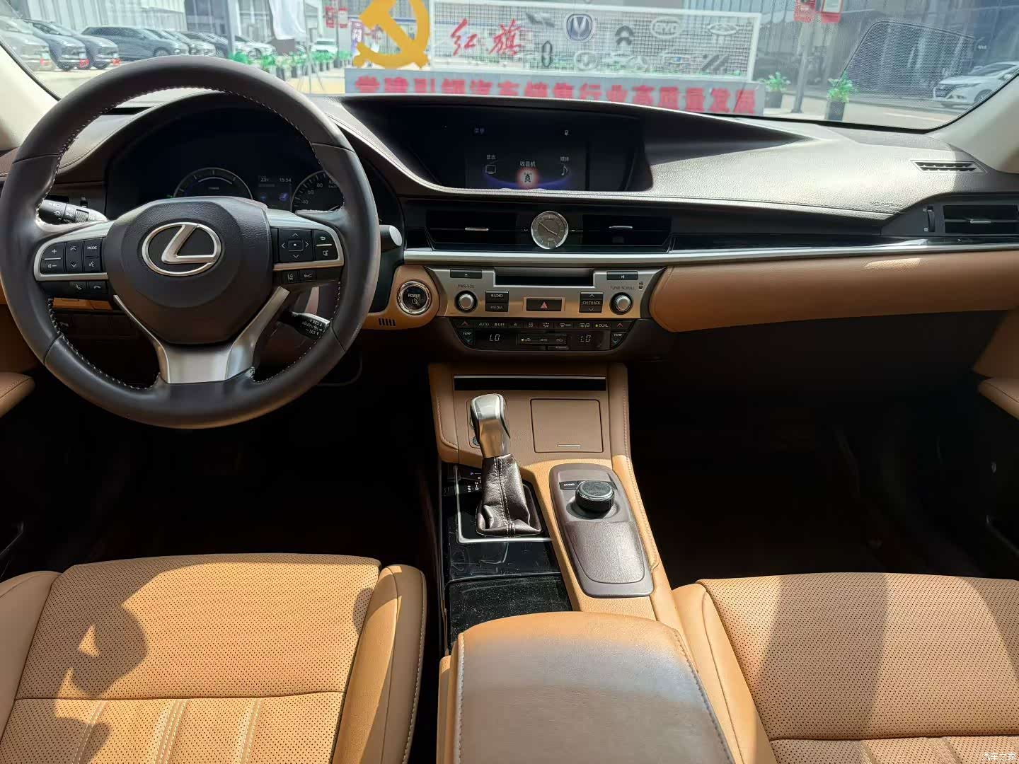 Lexus ES, 2017 все фото