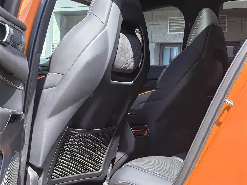 Lynk & Co 02 Hatchback