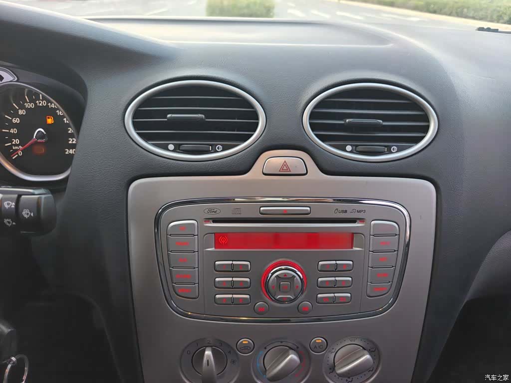 Ford Focus, 2015 6