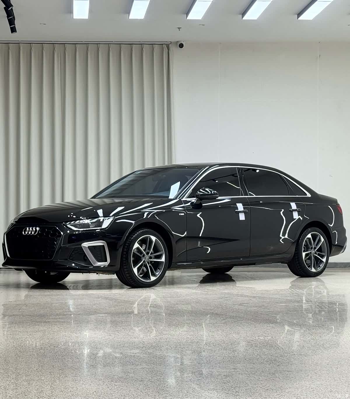 Audi A4L, 2021 1